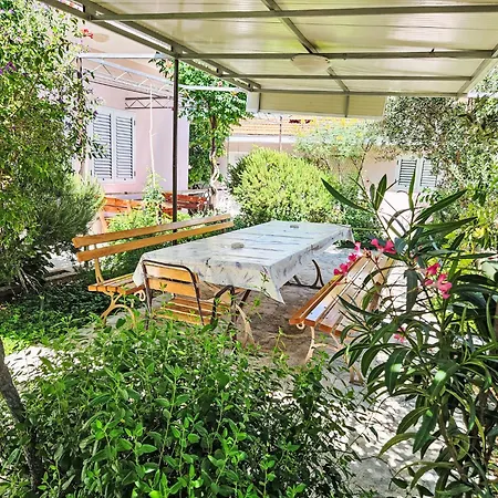 Pazanin-3 By Interhome Lägenhet Vinišće
